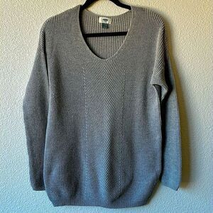 Old Navy Sweater Size M Gray Pullover V - Neck Women’s Long Sleeves Lightweight